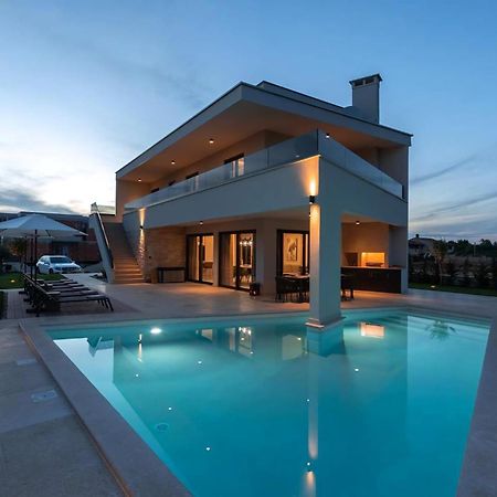 Luxurioese Villa Perla Mit Pool Und Jacuzzi Poreč Eksteriør bilde