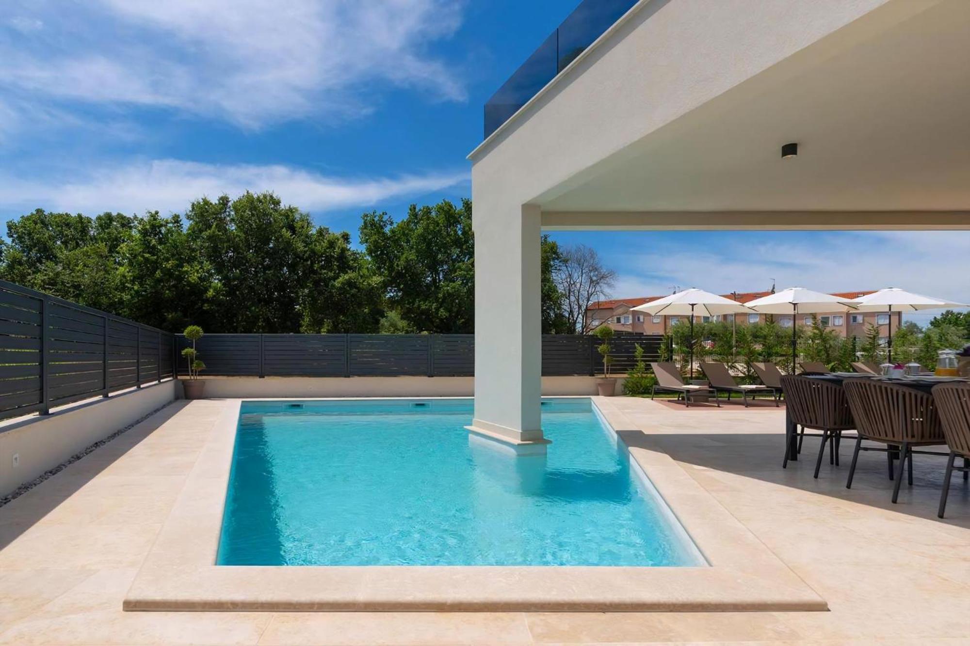 Luxurioese Villa Perla Mit Pool Und Jacuzzi Poreč Eksteriør bilde