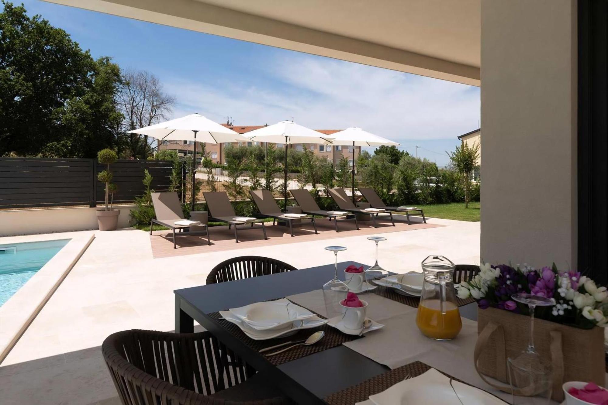 Luxurioese Villa Perla Mit Pool Und Jacuzzi Poreč Eksteriør bilde