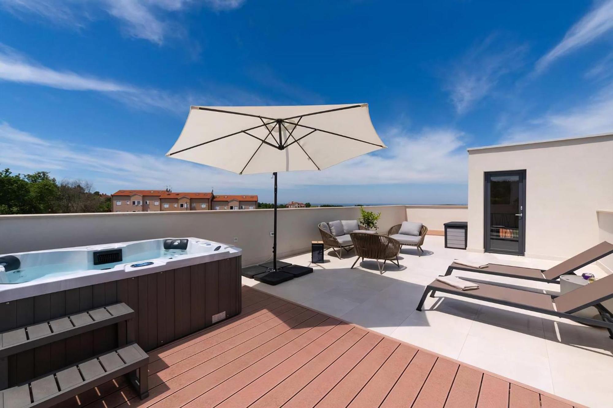 Luxurioese Villa Perla Mit Pool Und Jacuzzi Poreč Eksteriør bilde