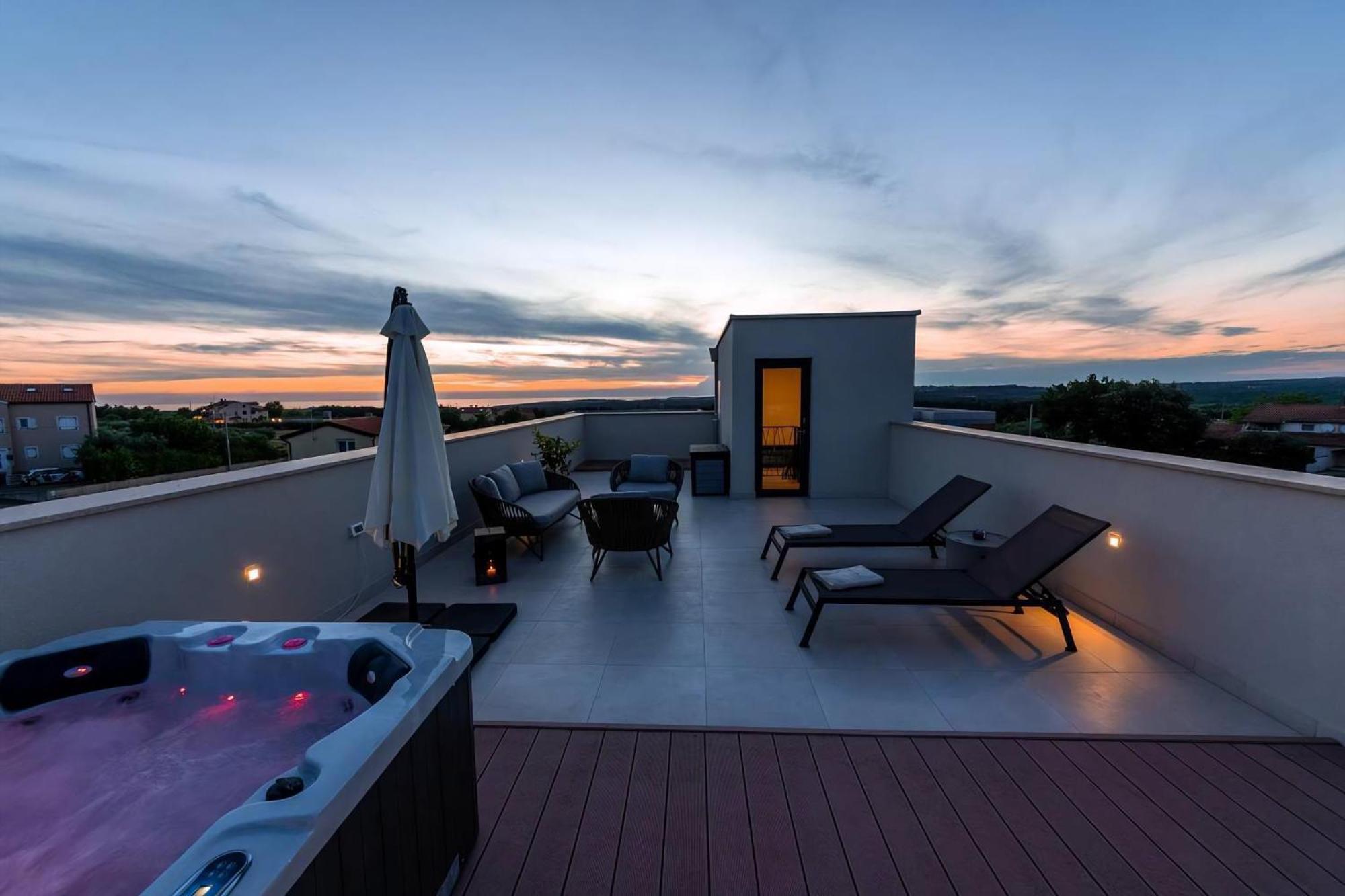 Luxurioese Villa Perla Mit Pool Und Jacuzzi Poreč Eksteriør bilde