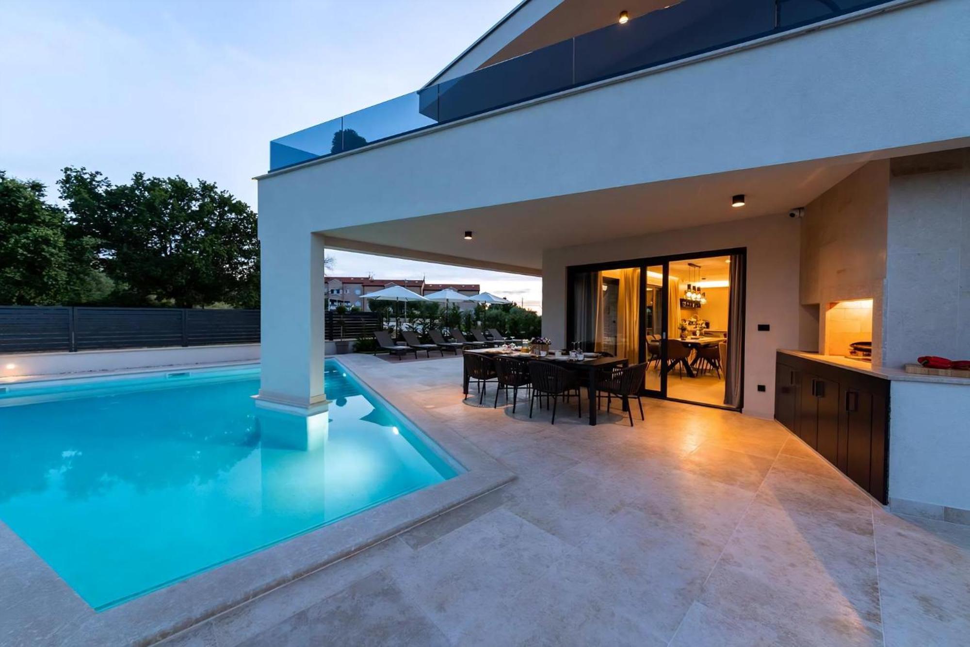 Luxurioese Villa Perla Mit Pool Und Jacuzzi Poreč Eksteriør bilde